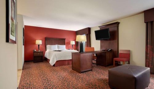 Queen Studio Suite - Non-Smoking