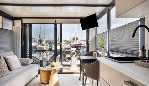 Junior Suite with Canal View