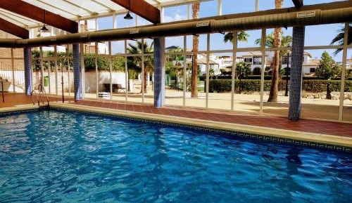 Apartment with Pool View 