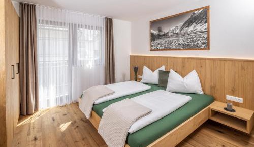 Superior One-Bedroom Apartment with Balcony