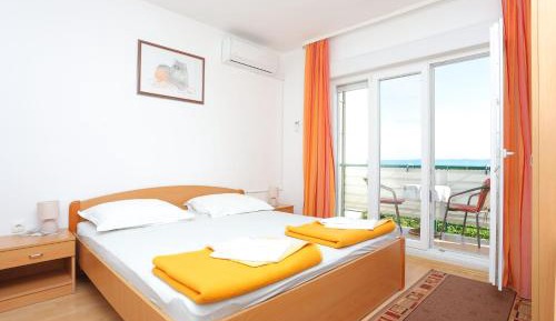 Studio with Balcony and Sea View