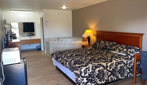 King Room with Spa Bath