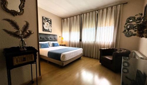 Standard Queen Room
