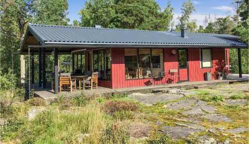 Three-Bedroom Holiday Home 