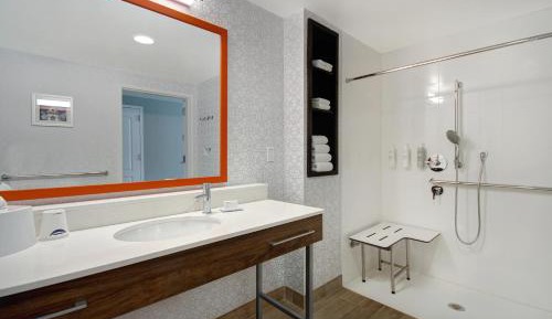 King Room - Hearing Accessible with Roll in Shower