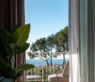 Superior Apartment with Balcony and Lake View