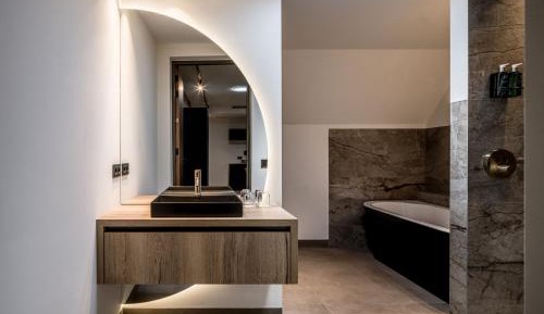 Deluxe Double Room with Bath