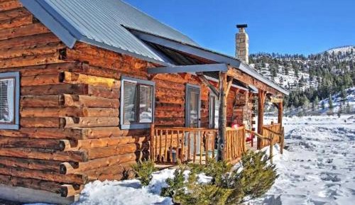 Three-Bedroom Holiday Home 