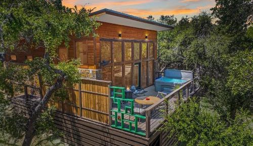 One-Bedroom Holiday Home