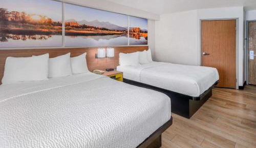Queen Room with Two Queen Beds - Non-Smoking