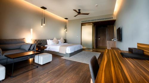 Deluxe Room with Lake View