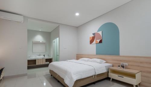 Standard King Room