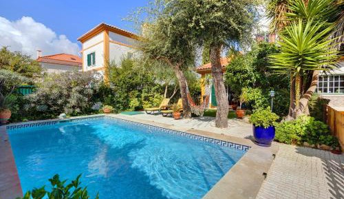 Villa with Garden View