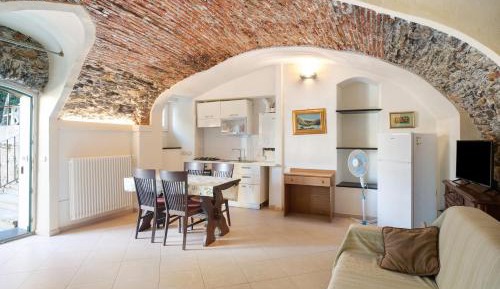 Superior One-Bedroom Apartment