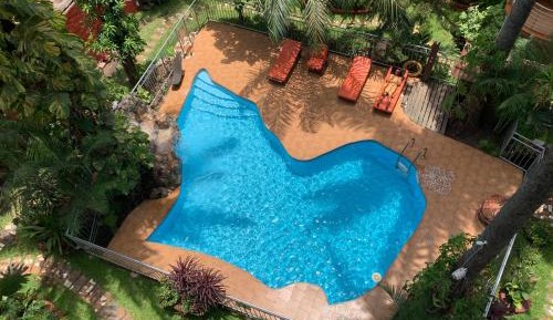Apartment with Pool View 