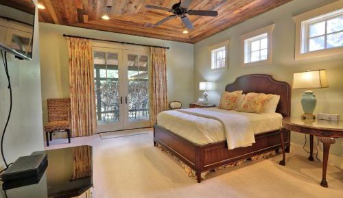 One-Bedroom Holiday Home