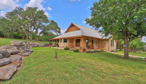 Three-Bedroom Holiday Home 