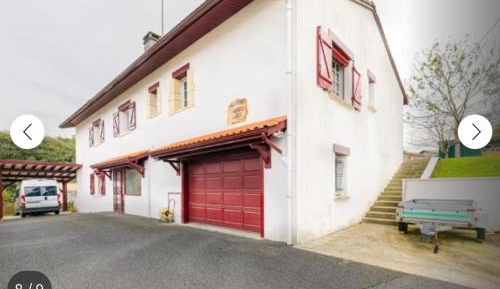 Three-Bedroom Apartment with no pool access 