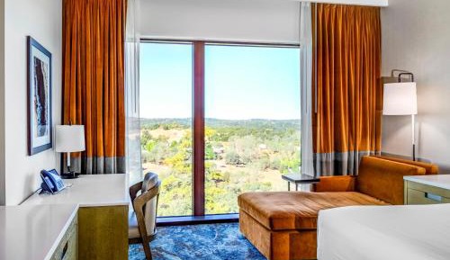 Deluxe Queen Room