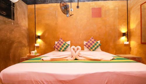 Deluxe King Room with Balcony