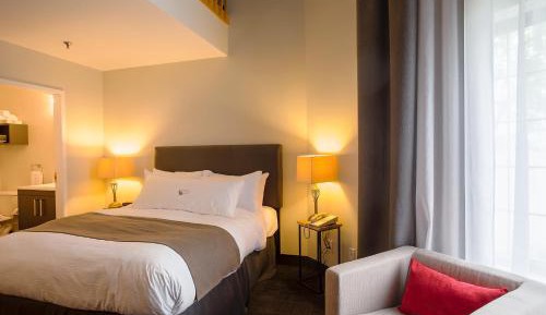 Mezzanine Suite with One Queen Bed and One Murphy Bed