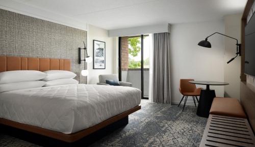 Deluxe King Room with Balcony
