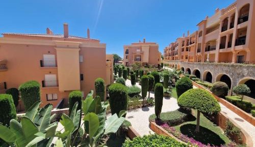 Apartment with Garden View