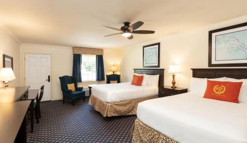 Colonial Double Queen Guestroom