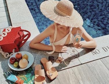 Deluxe Pool Access Twin