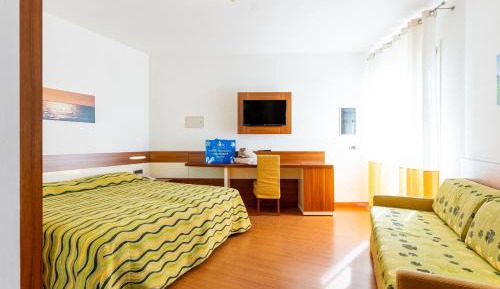 Family Room with 1 Extra Bed (2 Adults + 1 Child)