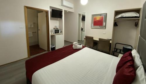 Deluxe Queen Room
