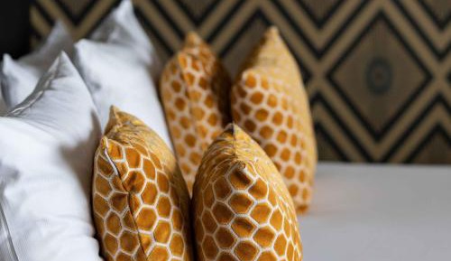 Room 1604 James Favorite – Guaranteed City View