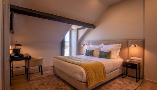 Queen Room with Balcony