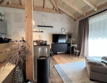 Chalet with Balcony and Mountain View