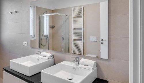 One Bedroom Deluxe Apartment