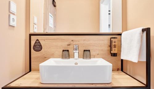 Single Room - Bed & Unlimited Brunch