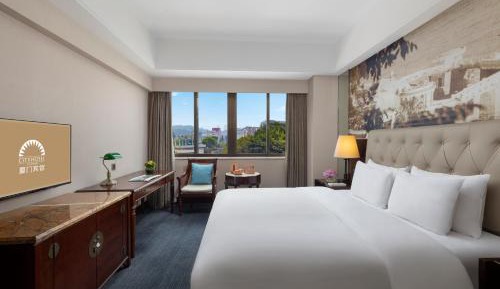 Deluxe King-Size Room