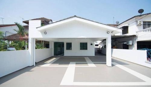 Seven-Bedroom House