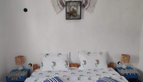 Deluxe Double Room (2 Adults + 1 Child)
