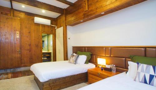Smiling Twin Room