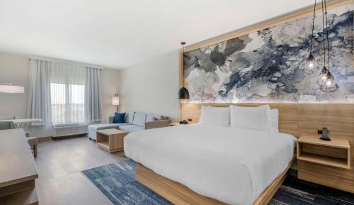 King Suite with Sofa Bed - Non-Smoking