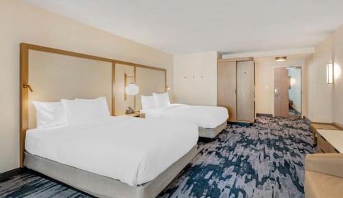 Queen Suite with Two Queen Bed