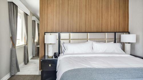 King Room with Rainspa Shower