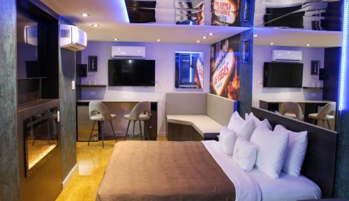 King Suite with Spa Bath