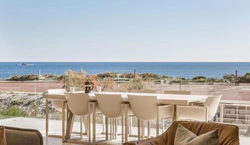 Four-Bedroom Luxury Beach House