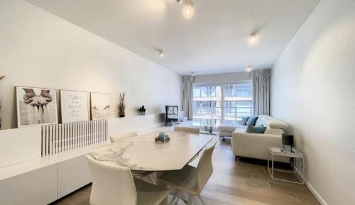 King Studio with Sofa Bed