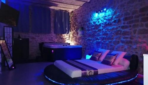 King Room with Spa Bath