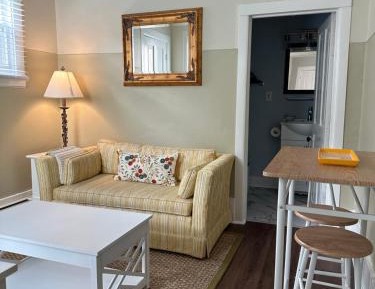 Deluxe King Suite