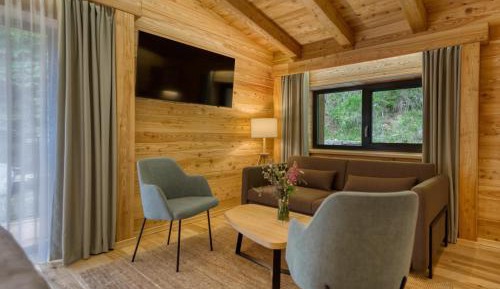 Deluxe Double Room with Extra Bed