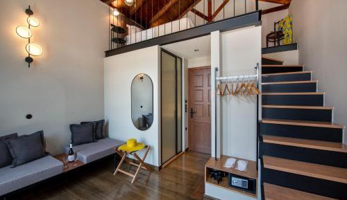 Maisonette with Private Terrace & Mountain View